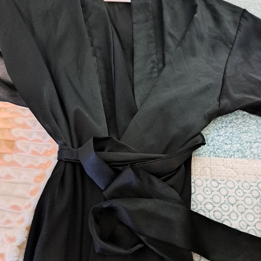 Robe - Picture 4 of 5